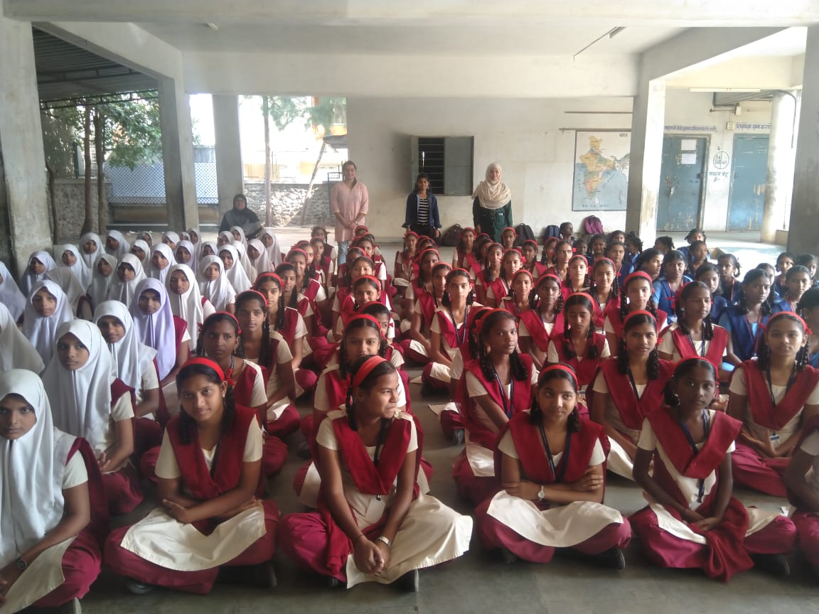 Inamdar school girls with our volunteers