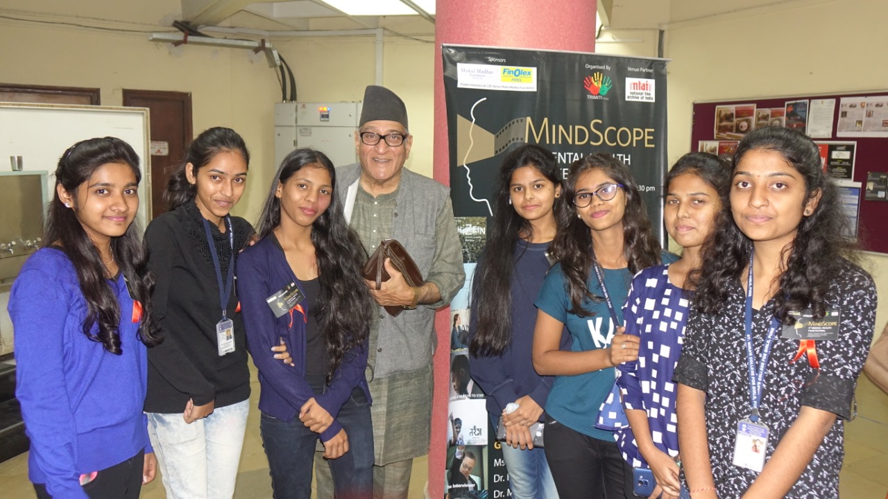 NSS Volunteers with renowned Psychatrist and Marathi Actor Dr. Mohan Agashe