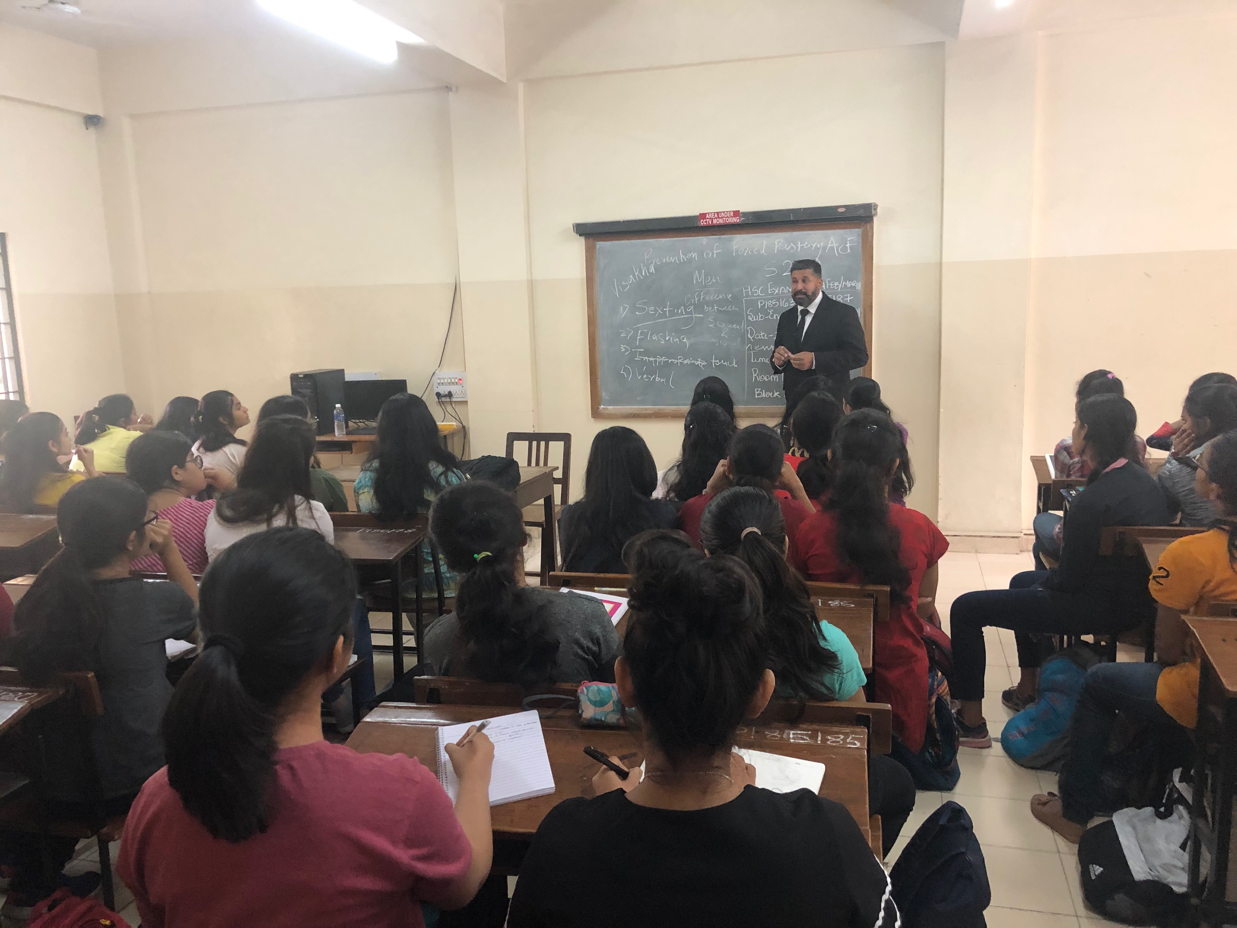 Adv Shailendra Adressing the students