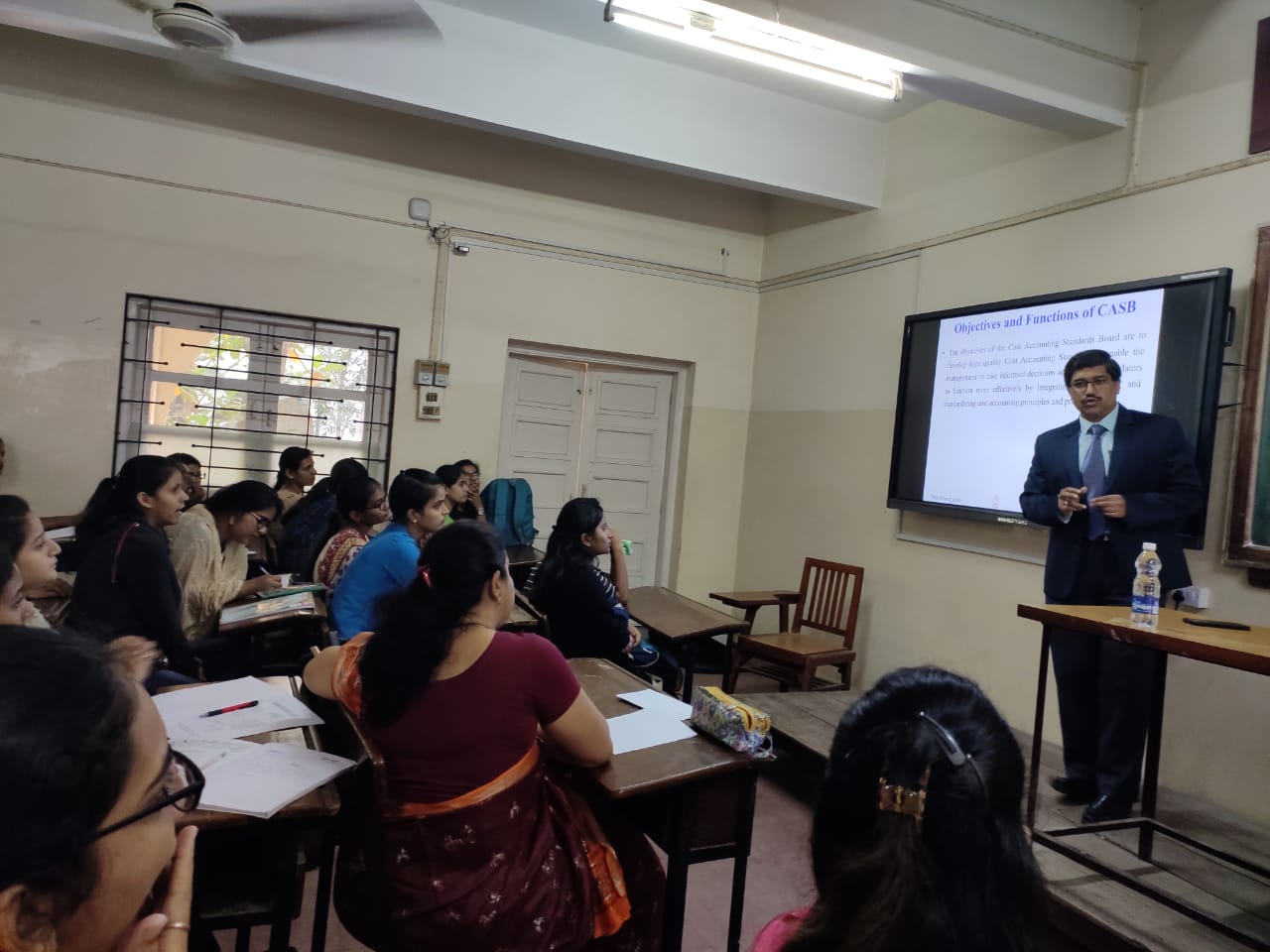 CMA Neeraj Joshi addressing the audience