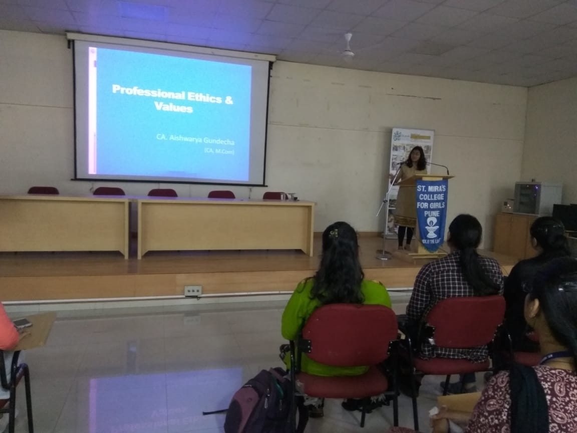 CA Aishwariya Gundecha delivering a lecture on Professional Ethics and Values