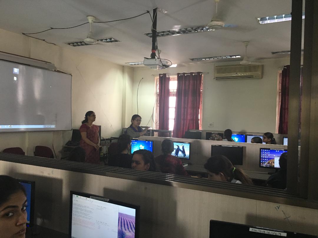 Guest Lecture for M.Sc. comp sci- R and weka tool by Mrs. Manisha Patil